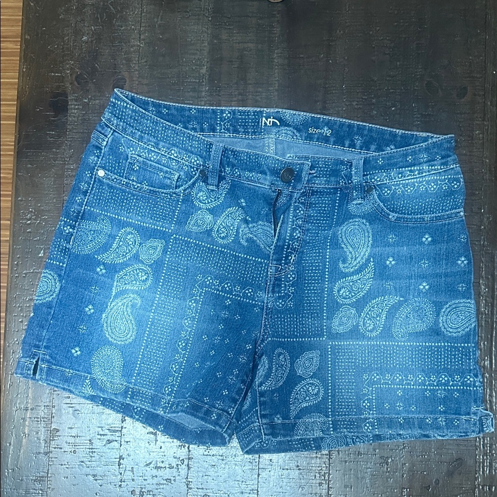 New Directions Blue Paisley Print Denim Shorts
